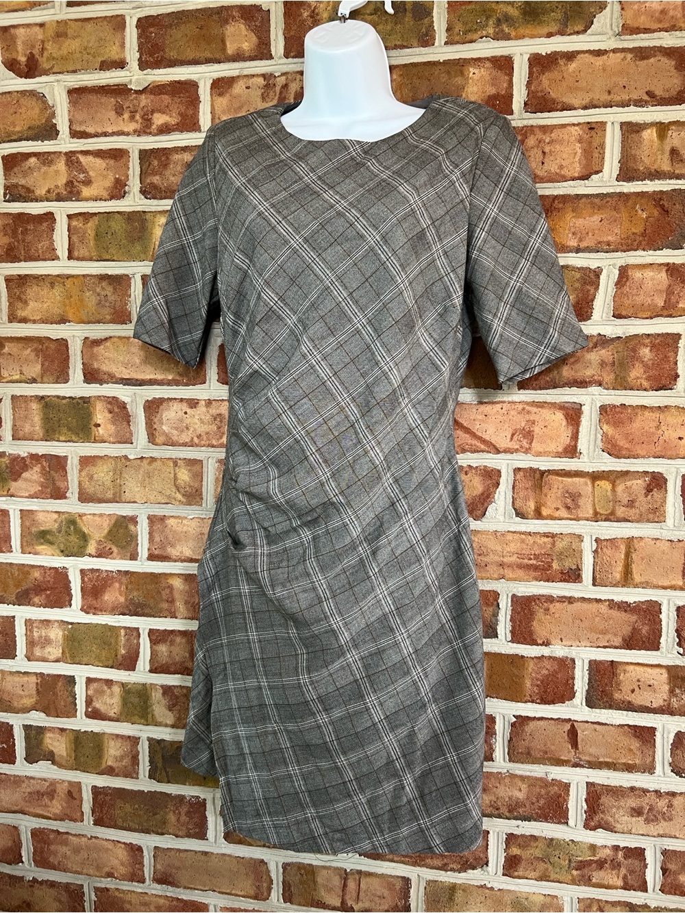 Nicole Miller Brown Plaid Midi Shift Dress. Size 4